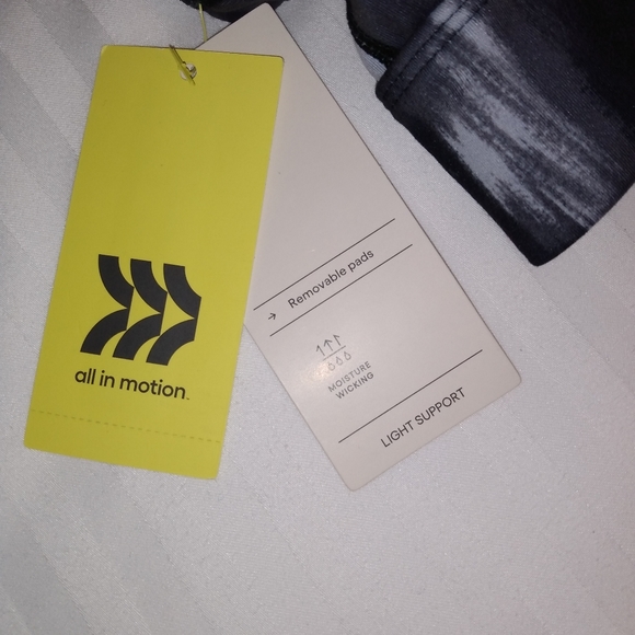 NWT sport bra - Picture 3 of 3